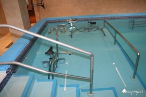 Acquafertpool vasca fisioterapica balaustre di protezione su dislivelli fondo